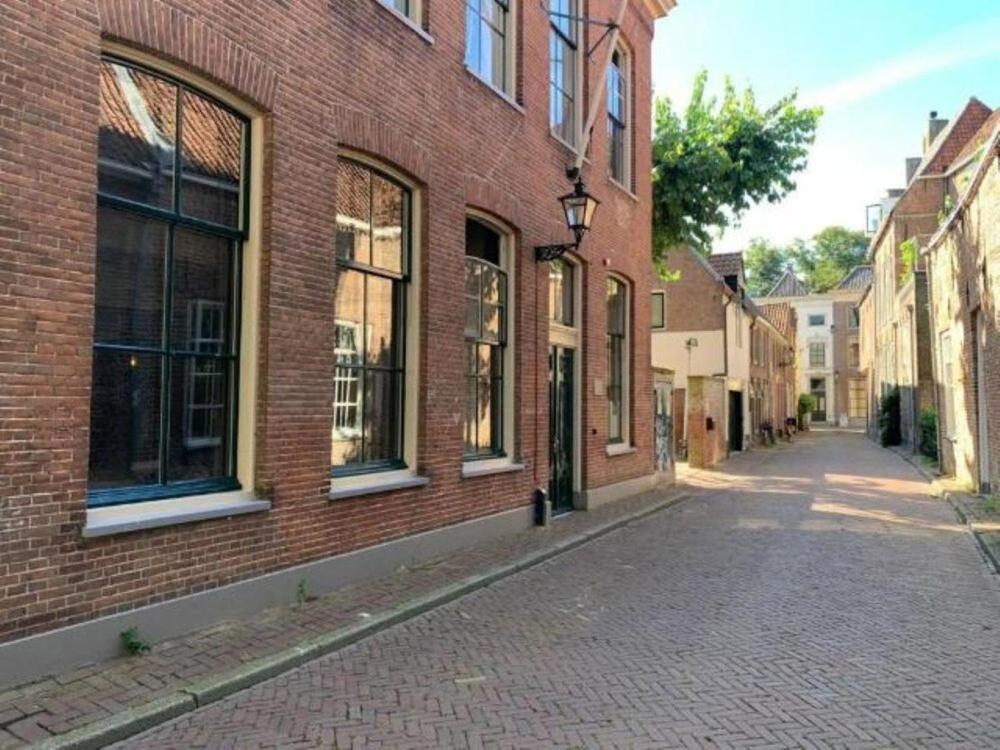 Stadslogement Bij De Sassenpoort Зволле Экстерьер фото