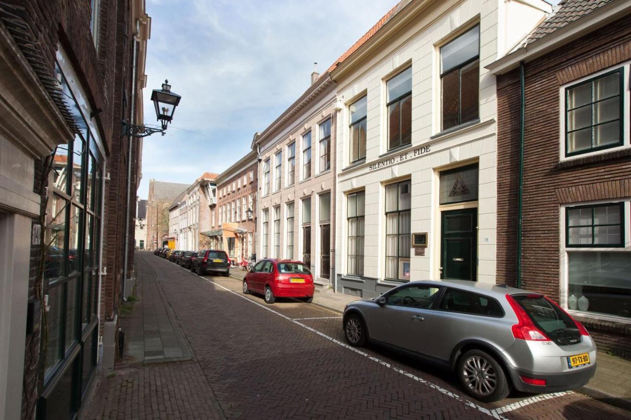 Stadslogement Bij De Sassenpoort Зволле Экстерьер фото